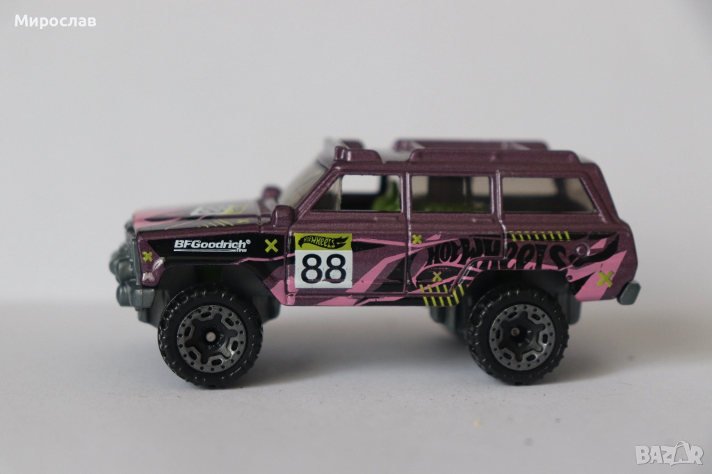 1/64 HOT WHEELS JEEP WAGONEER КОЛИЧКА МОДЕЛ, снимка 1