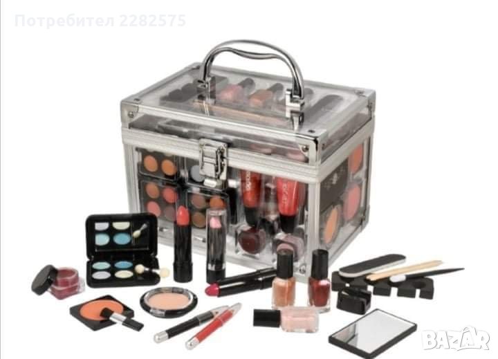Прозрачно куфарче с гримове с немско качество , снимка 1