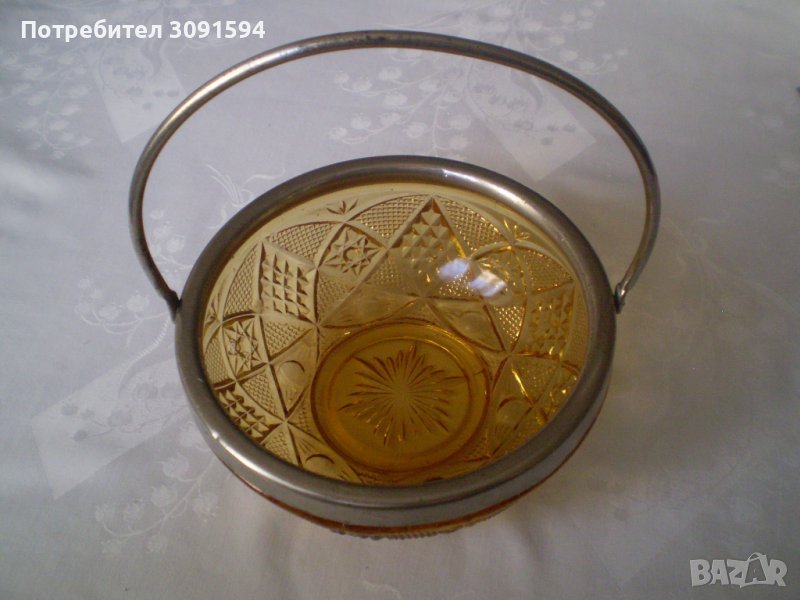 Винтидж Кристална бонбониера Арт деко метал оригинално стъкло цвят карамел, снимка 1