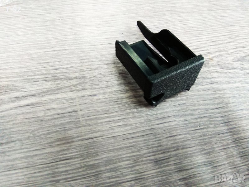 A2109190420**NEU**MERCEDES-BENZ**W202**W210**КАПАК**ДЕСЕН КАПАК НАСЕДАЛКА, снимка 1