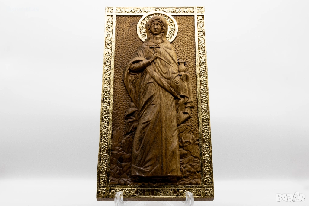 Релефна икона на света Анастасия от масивен дъб, снимка 1