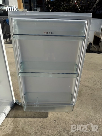 малък хладилник за вграждане  Миеле , снимка 4 - Хладилници - 52223838