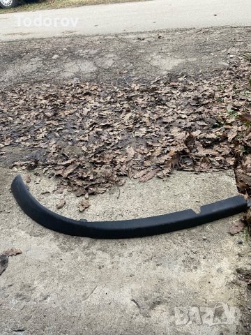 Ляв спойлер за Тойота Аурис 2010-12