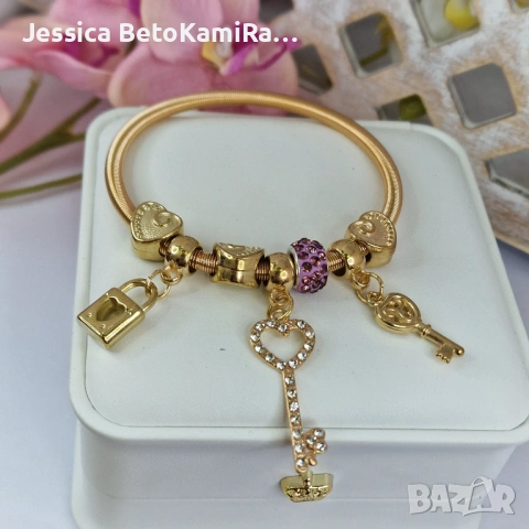 Колекция Pandora, снимка 10 - Колиета, медальони, синджири - 53081178