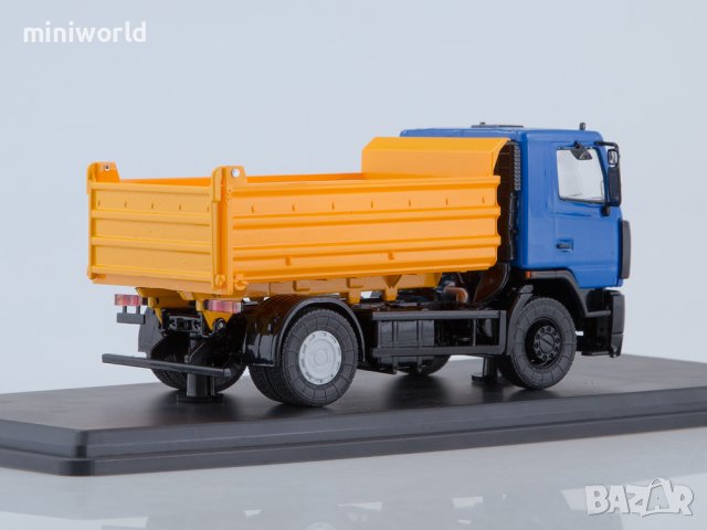 МАЗ-5550 самосвал 2008 - мащаб 1:43 на SSM моделът е нов в PCV дисплей-кейс, снимка 2 - Колекции - 43656401