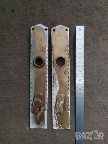 Продавам стар обков за врата