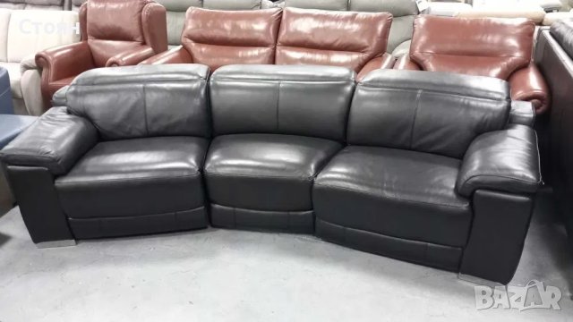Черен кожен извит диван тройка с електрически релакс механизъм, снимка 1 - Дивани и мека мебел - 40284596