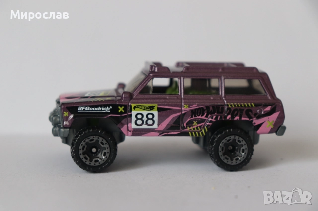1/64 HOT WHEELS JEEP WAGONEER КОЛИЧКА МОДЕЛ
