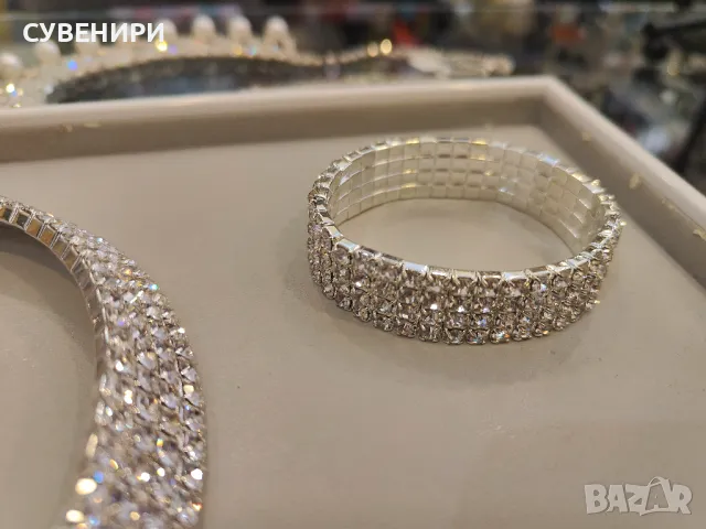 Колие,гривна и обеци , снимка 3 - Бижутерийни комплекти - 49614627