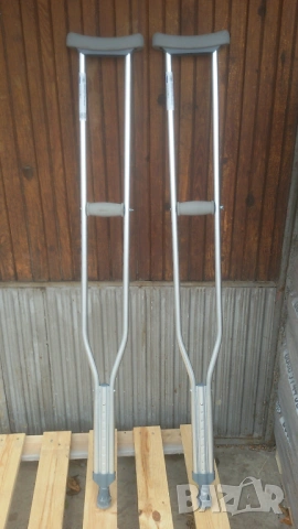 Две алуминиеви патерици за подмишница Mobiak