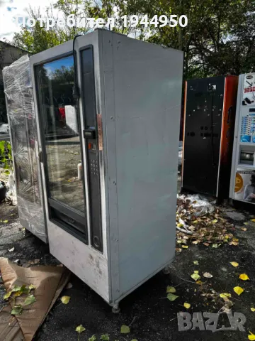 Вендинг машина Necta Spring, снимка 2 - Други машини и части - 47435851