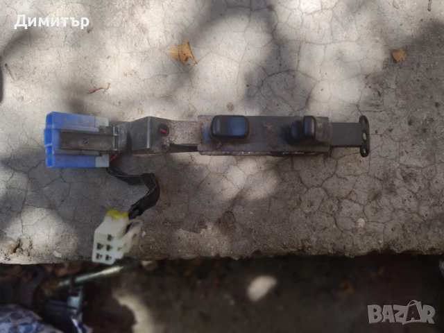 Бутон - Копче Ел. Стъкла Преден Ляв За Нисан Примера 1991г / Nisan Primera 1991y, снимка 2 - Части - 51124027