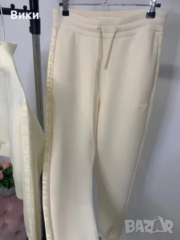 Спортен екип на Guess размер XS-S, снимка 11 - Спортни екипи - 48702424