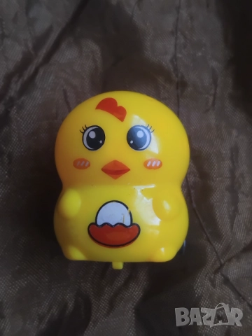 Механична играчка на колела - Пиленце