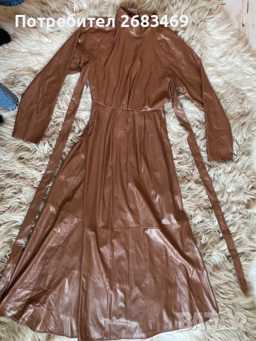 Кафява кожена рокля