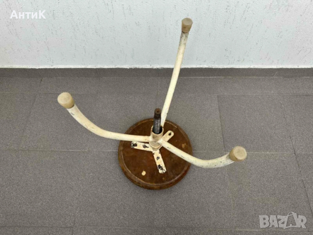 Винтидж Медицинско Столче на Винт Индустриално, снимка 6 - Антикварни и старинни предмети - 52099590