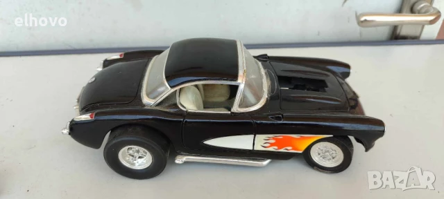 Метална количка Road Legends 1957 Chevrolet Corvette Gasser 1:18, снимка 3 - Колекции - 50559652