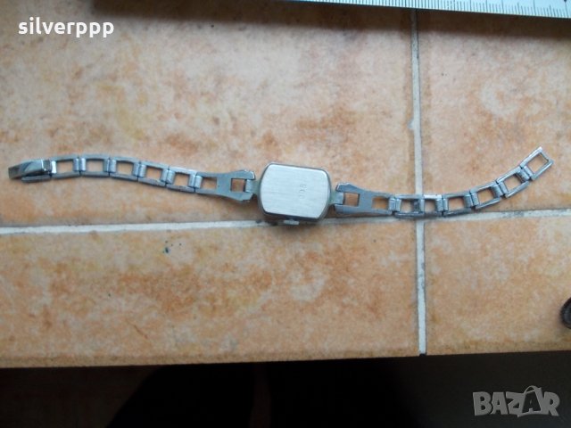  Дамски часовник Лъч , снимка 3 - Други ценни предмети - 27351750