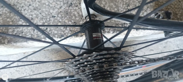 Шосеен карбонов 2*11 електронен монтаж FOCUS IZALCO TEAM SL, снимка 8 - Велосипеди - 51330218