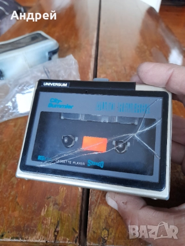 Стар уокмен Universum, снимка 2 - Антикварни и старинни предмети - 52215578