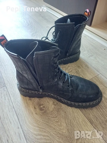 Зимни Боти, снимка 3 - Дамски боти - 50572357