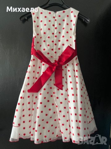 Бяла рокля на червени точки с панделка 7-8 годинки, снимка 3 - Детски рокли и поли - 43380601