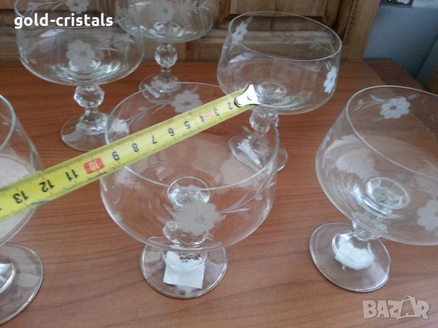 Стари кристални чаши с гравюра, снимка 3 - Антикварни и старинни предмети - 33350782