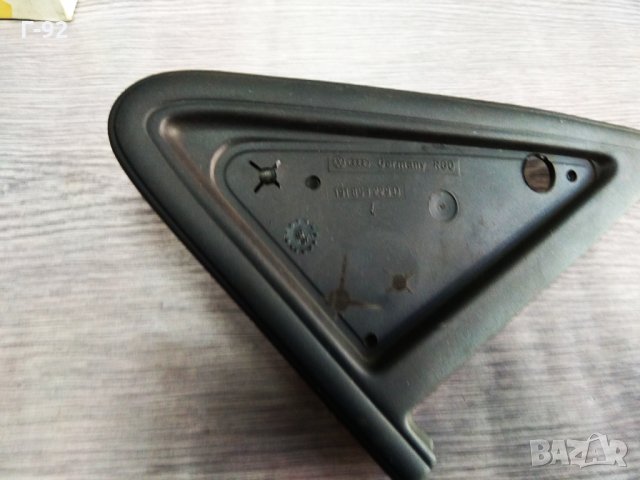 191853229D,**NEU**VAG**ТРИЪГЪЛНА ОСНОВА НА ОГЛЕДАЛО**