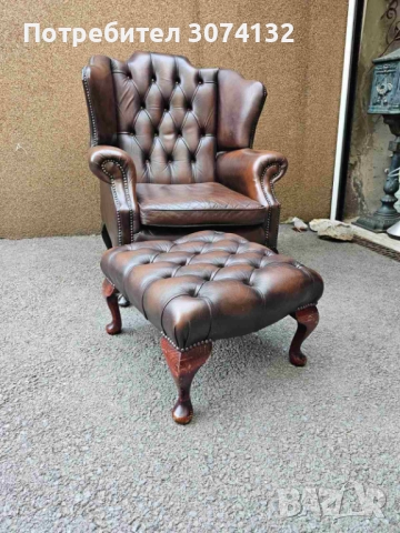 Кресло с табуретка в стил Честърфийлд