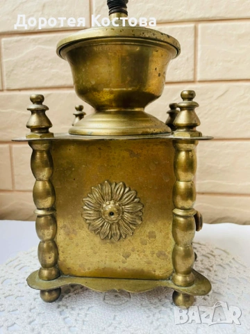 Красива голяма месингова мелничка от Англия, снимка 3 - Антикварни и старинни предмети - 53398694
