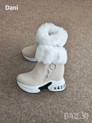 Нови бежови зимни боти на платформа, снимка 2 - Дамски боти - 53559641