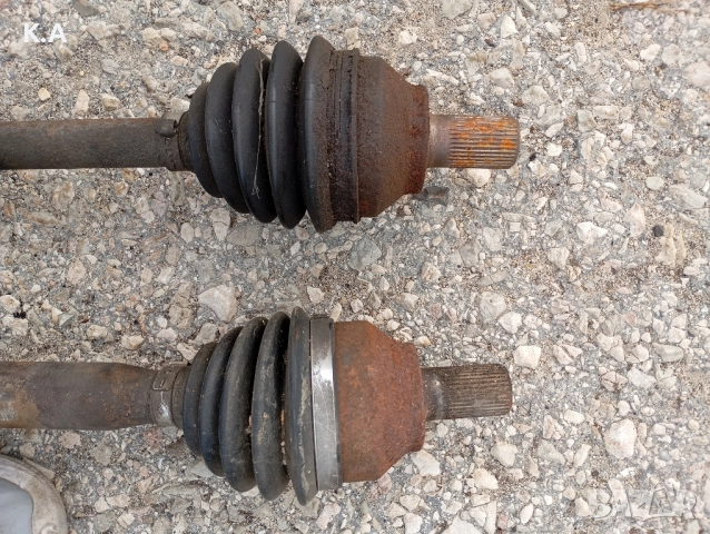 Предни полуоски Ford C-Max 1.8i лява / дясна, снимка 2 - Части - 51871681