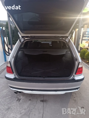 BMW 330 XI 4x4 2003 – 231 к.с., Газ/Бензин, Ръчна – Изключително състояние, снимка 3 - Автомобили и джипове - 53457195