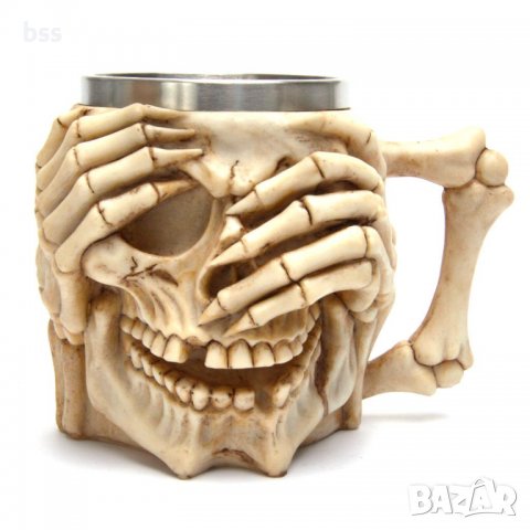 Код 95617 Стилна чаша от полирезин и метал - релефен череп "ни видял"