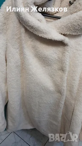 Красиво млечно-бяло чисто ново дамско палто. , снимка 2 - Якета - 48928940