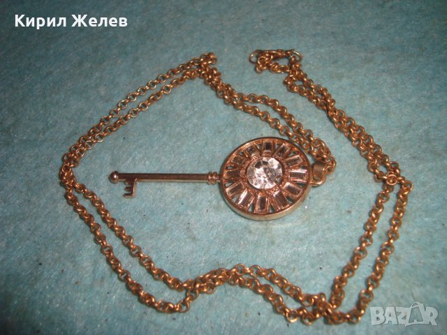 "ЗЛАТНОТО КЛЮЧЕ" - ЗЛАТИСТО КЛЮЧЕ АРТ МЕДАЛЬОН с ГОЛЯМ ФАСЕТ КРИСТАЛ 14341, снимка 4 - Колиета, медальони, синджири - 35321595