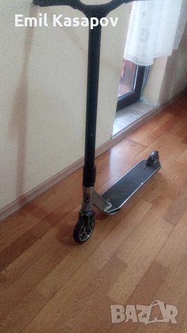 Тротинетка за трикове , снимка 2 - Скейтборд, ховърборд, уейвборд - 53173732