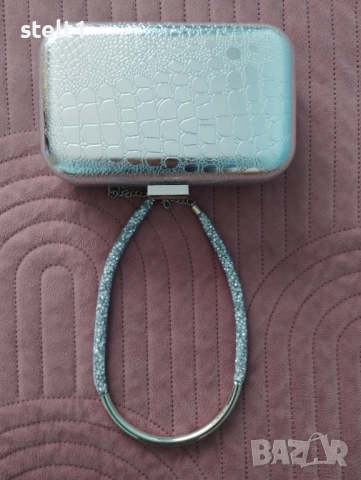 Бижута от Avon , снимка 10 - Колиета, медальони, синджири - 15778046