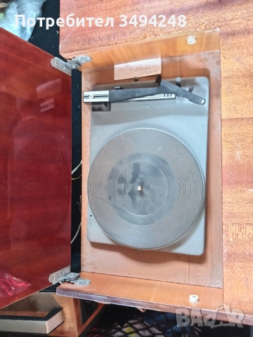 Радио грамофон Рекорд 314 , снимка 4 - Радиокасетофони, транзистори - 51462679