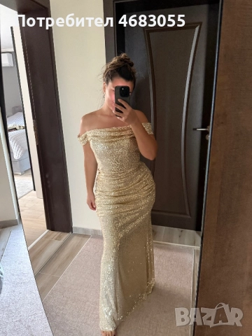 Златиста рокля с пайети