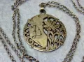 СТАРИНЕН ФЛОРАЛЕН СРЕБЪРЕН МЕДАЛЬОН с БУКВА Д със СРЕБЪРНА ВЕРИЖКА СРЕБРО 950 ЗАКОПЧАЛКА БРОНЗ 30012, снимка 8