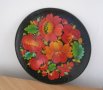 Декоративна дървена чиния, цветен мотив на черен фон, снимка 3