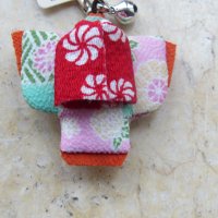 Текстилен ключодържател-кимоно от Япония, снимка 3 - Колекции - 43259270