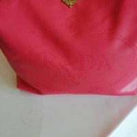 Невероятна чанта на марката Prada, снимка 1 - Чанти - 40873694
