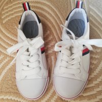 Tommy Hilfiger Нови, снимка 1 - Детски маратонки - 44113062