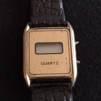 Ретро модел дамски часовник от соца много красив с кожена каишка за колекция Арт - 26783, снимка 3 - Дамски - 36550079