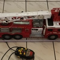 Радиоуправляема кола Дики, пожарен камион, пожарна с стълба и струя за гасене на пожар. , снимка 8 - Коли, камиони, мотори, писти - 43806181