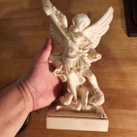 Старинна италианска скулптура Фаро  Архангел Михаил с копие и огнен меч, с които пронизва Дявола - п, снимка 6 - Антикварни и старинни предмети - 43901197