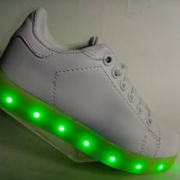 Детски маратонки светещи със USB зарядно. , снимка 3 - Детски маратонки - 40428447