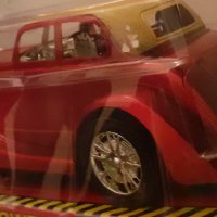 Ретро кола- червен цвят., снимка 2 - Коли, камиони, мотори, писти - 36713844